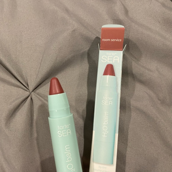 New Tarte H2O balm lip tint in Room Service - Picture 3 of 9
